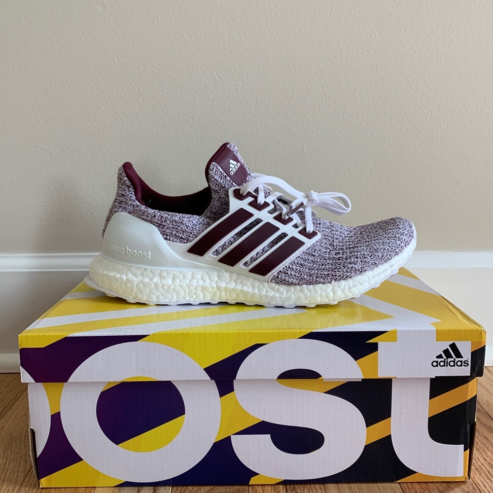 Size 9 men’s adidas ultra boost sneakers